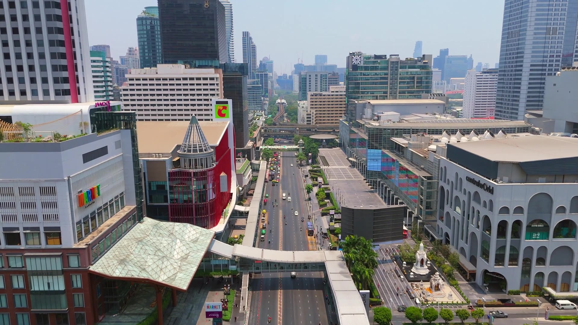 Bangkok business district, a live corridor for Matter Pack review